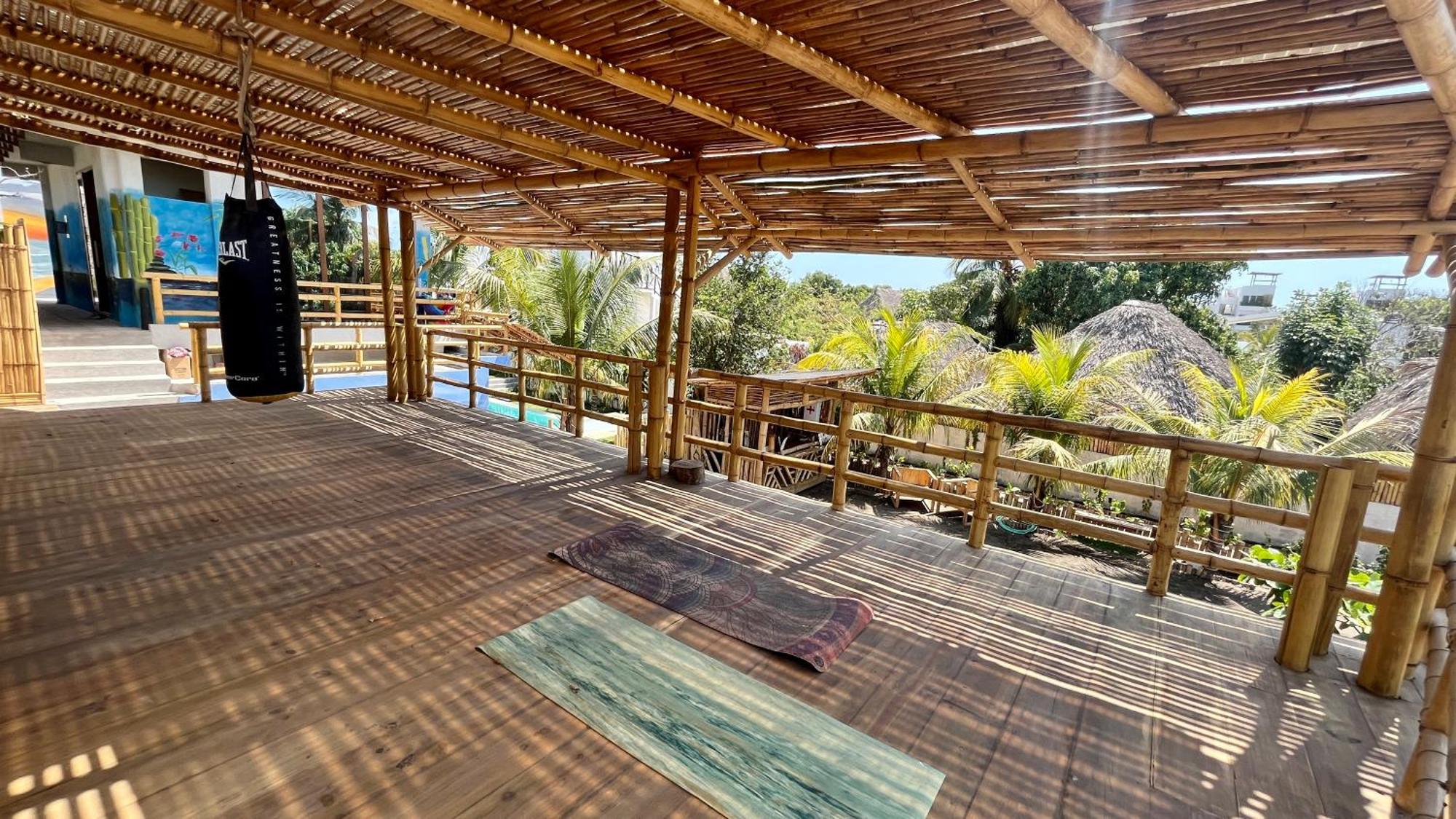 Shanti Surf Camp El Paredón Buena Vista Екстериор снимка